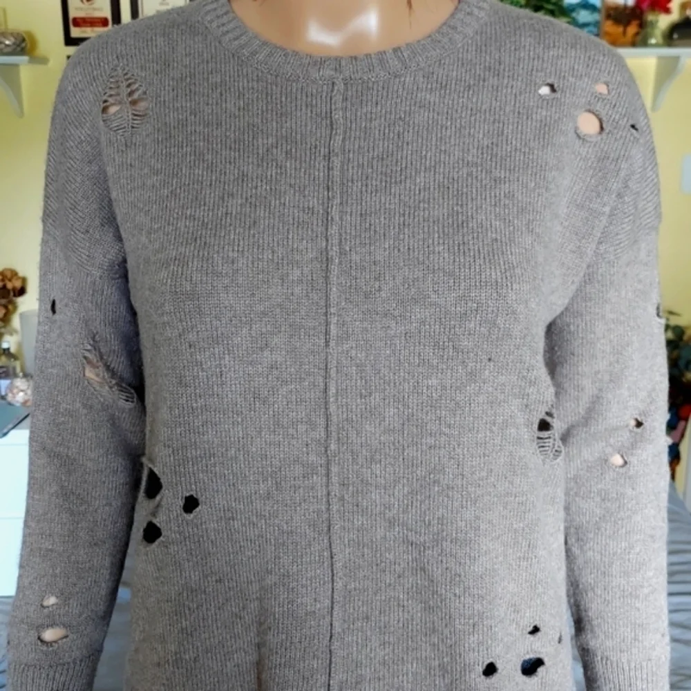 autumn cashmere Distressed Crew Neck Sweater - Picture 6 of 15